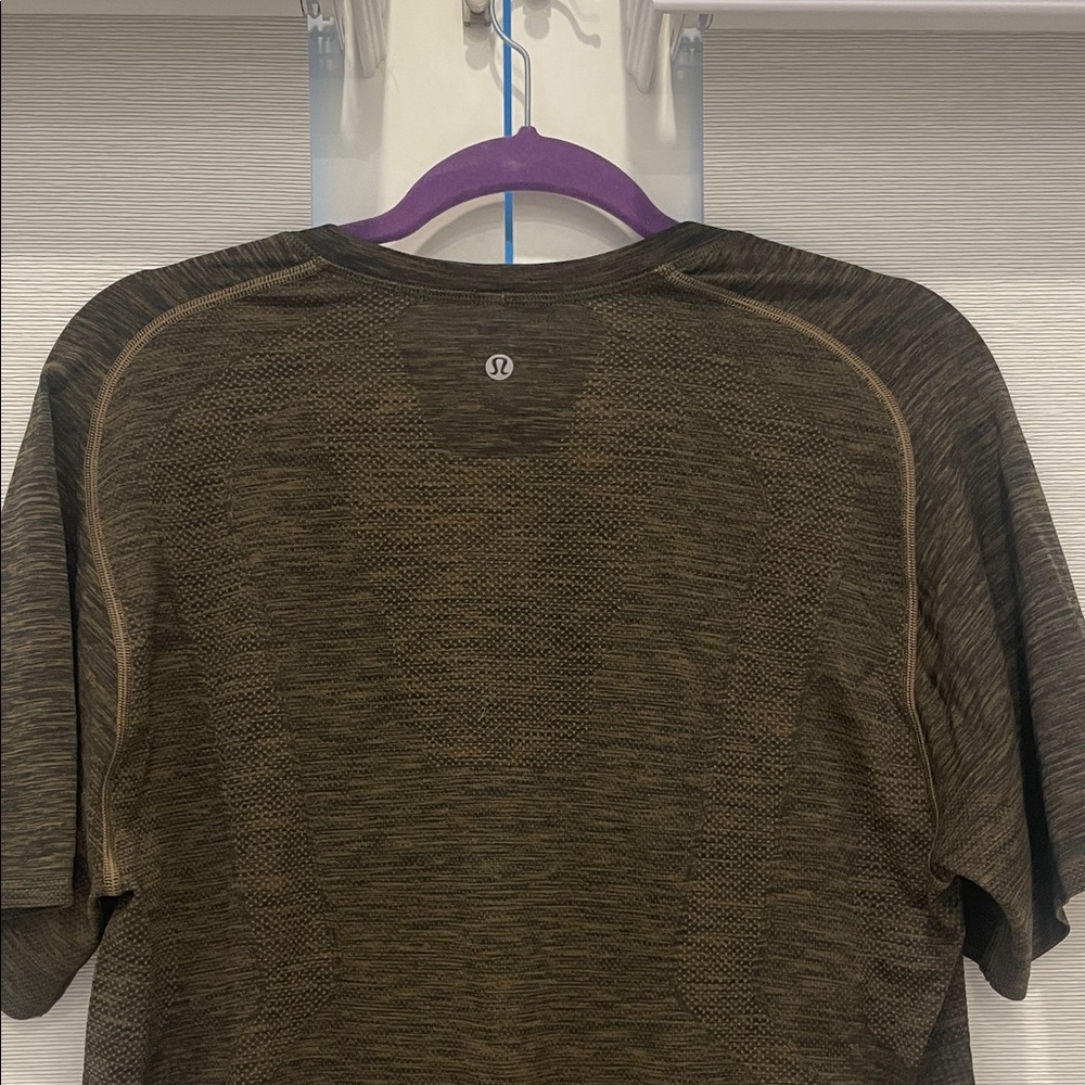 LULULEMON METAL VENT TECH MENS SHIRT! Size: L! - Picture 9 of 11